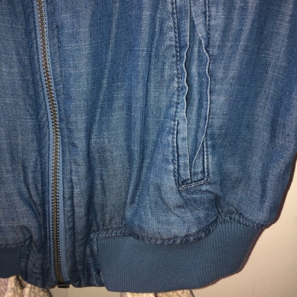 AMERICAN EAGLE Blue Light Bomber Accessory Size XS - Picture 3 of 4